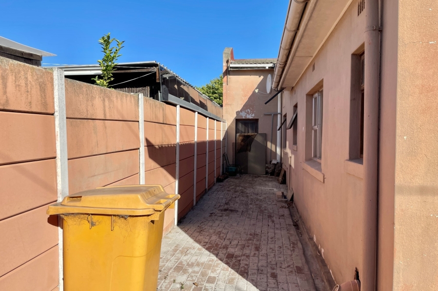 3 Bedroom Property for Sale in Silvertown Western Cape